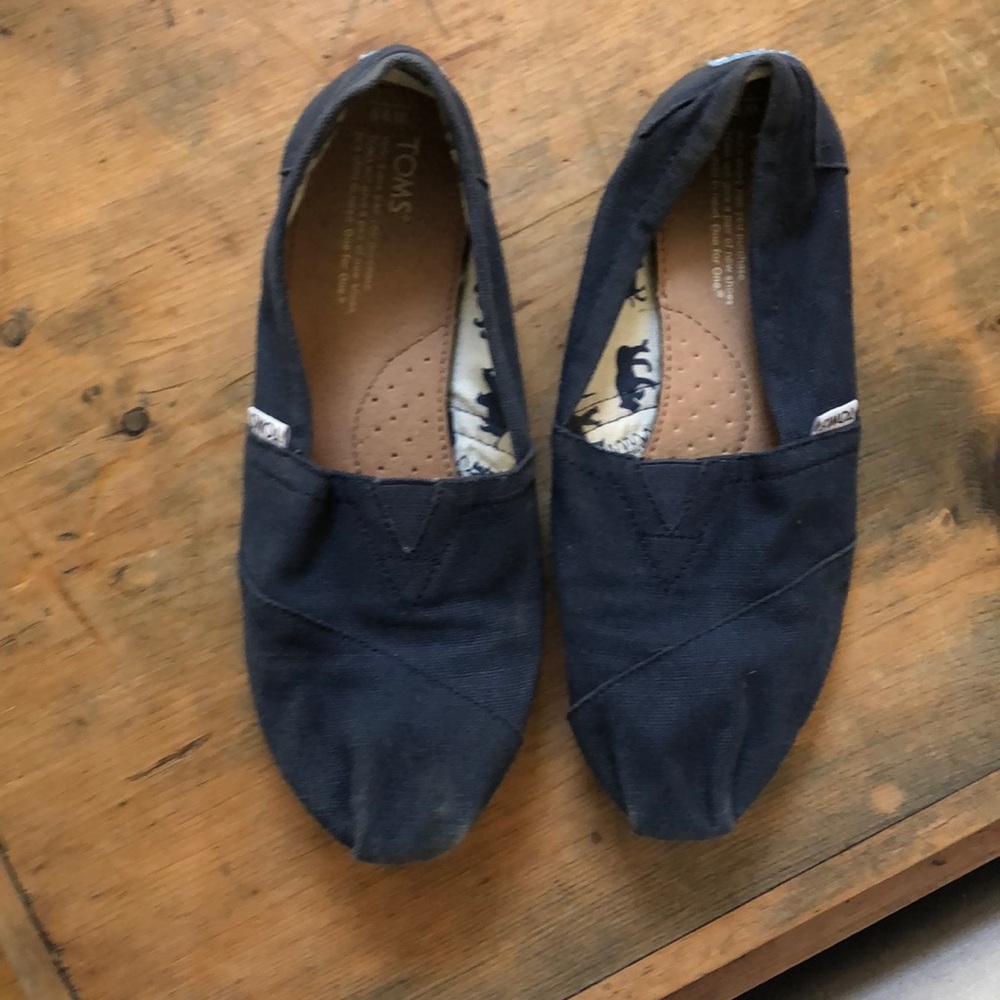 Toms